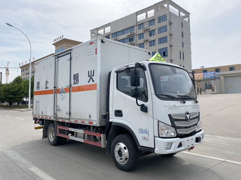 雜項(xiàng)危險(xiǎn)物品廂式運(yùn)輸車(chē)，運(yùn)輸車(chē)，運(yùn)輸車(chē)廠家，楚勝集團(tuán)